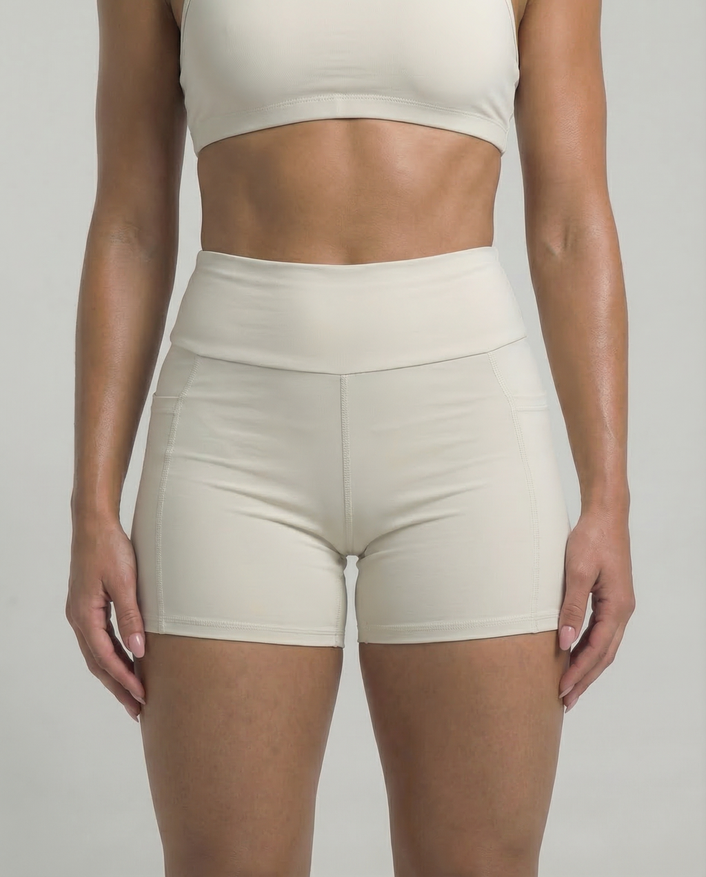 Short Daily Com Bolso Off White