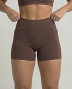 Short Daily Com Bolso Marrom